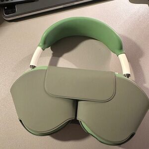 Apple Green AirPods Max